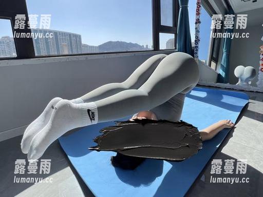 120斤的小王同学 微密圈 - 逛美图?走过路过千万别错过!120斤的小王同学的红色情调免费奉上!