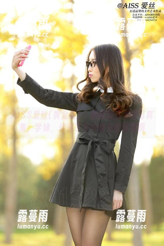 AISS爱丝(黄金版) - 最新的亚美依写真集：学妹，传递了多少意外的情绪啊