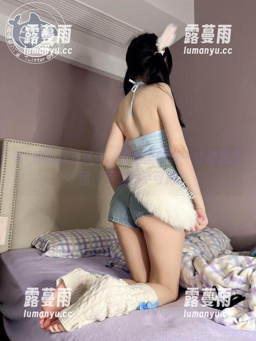 AT鲨的黑丝风情，楼道里的每一寸都是美图，下载唾手可得