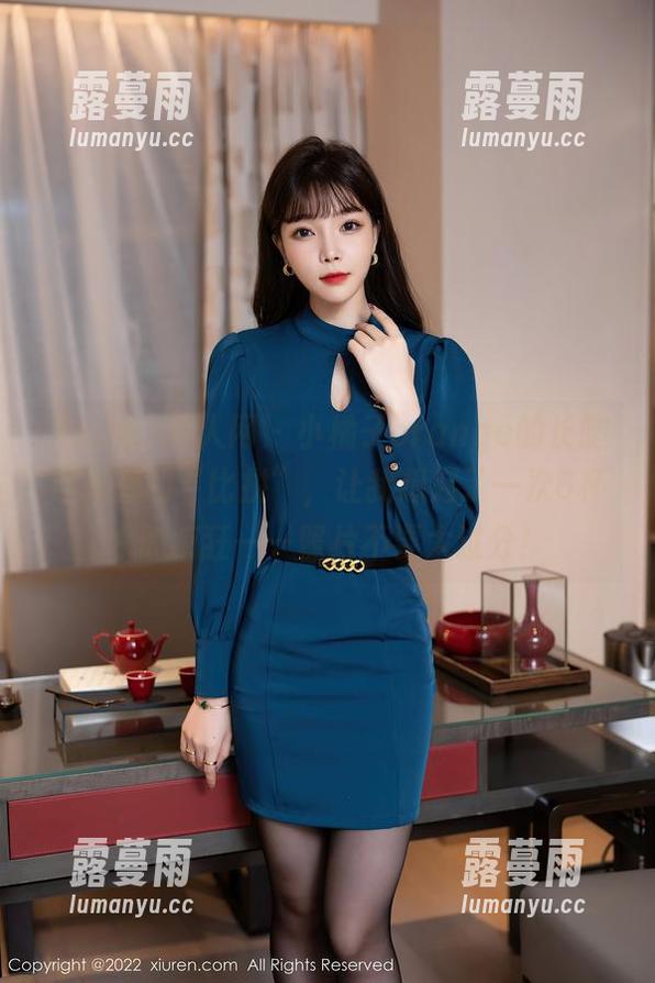 Xiuren秀人网-小橘子orange Xiuren秀人网 - 小橘子orange的长腿与美图的“比拼”,让我想起了一次6杯水的疯狂——照片不要太过分!
